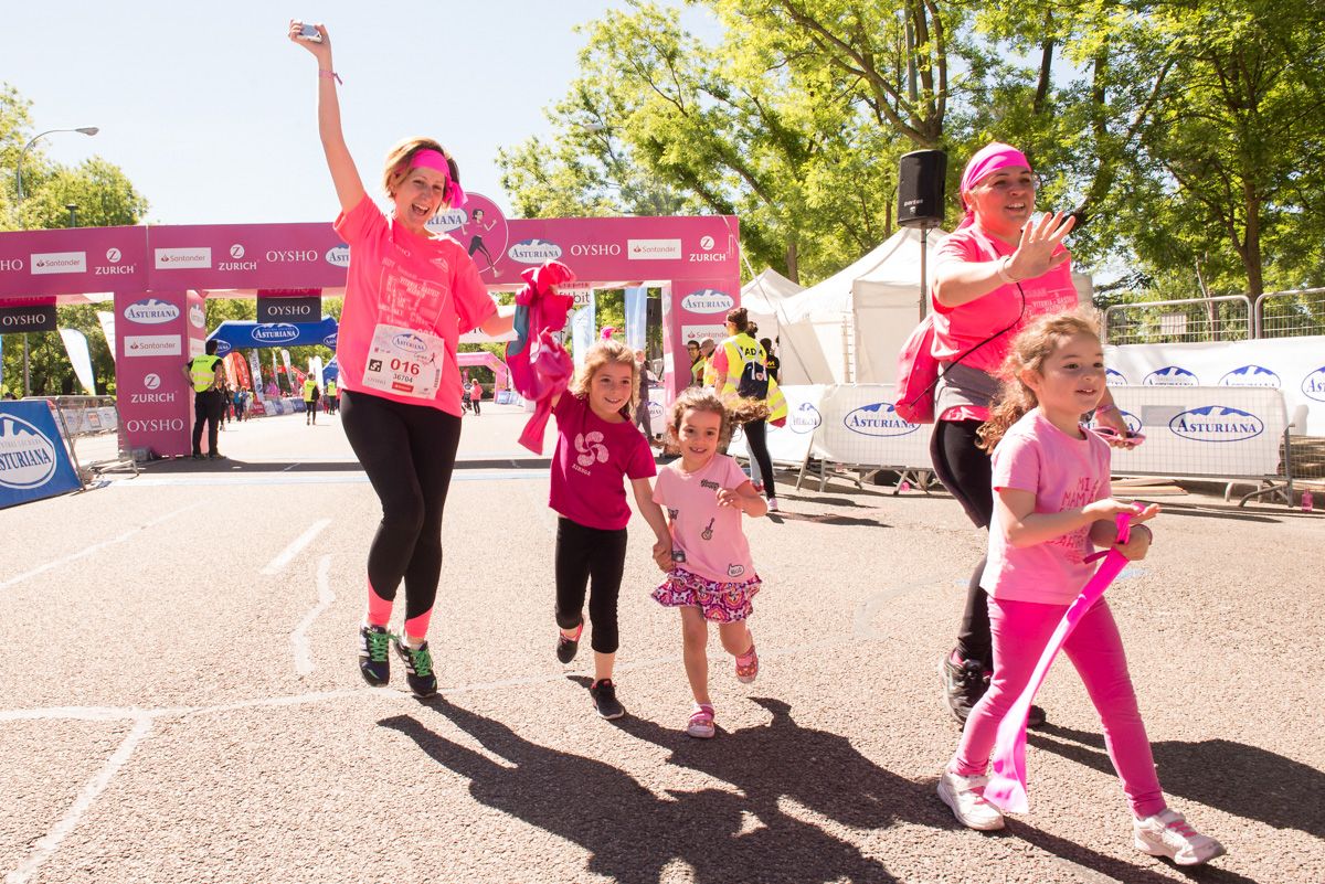 Carrera de la Mujer de Madrid - META, ARCO IZQUIERDO (de 2:33:07 a FINAL)