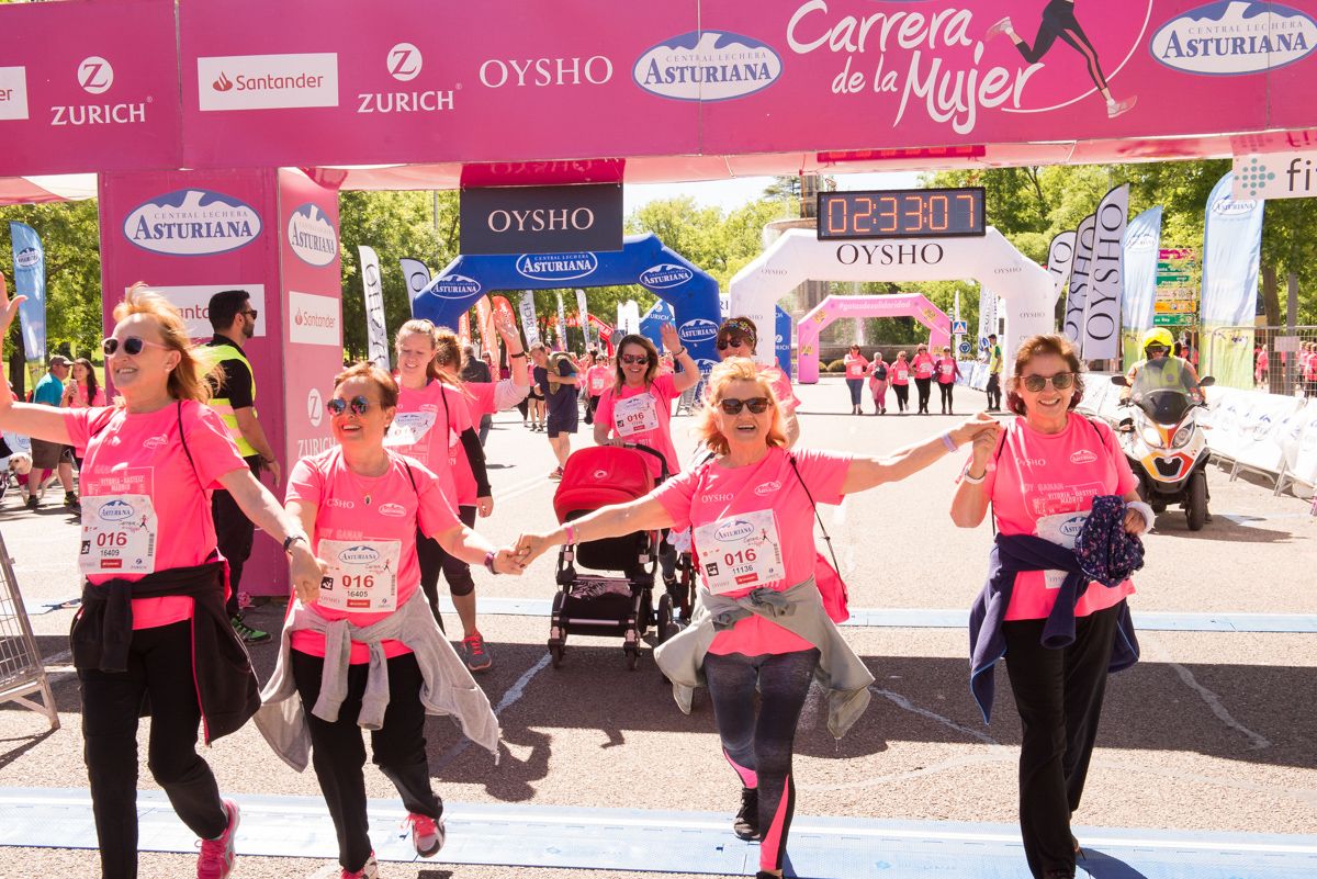 Carrera de la Mujer de Madrid - META, ARCO IZQUIERDO (de 2:30:21 a 2:33:07)