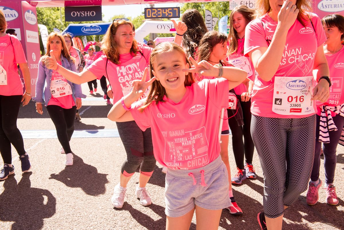 Carrera de la Mujer de Madrid - META, ARCO IZQUIERDO (de 2:33:07 a FINAL)