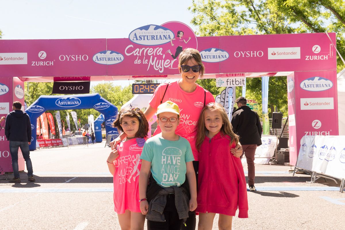 Carrera de la Mujer de Madrid - META, ARCO IZQUIERDO (de 2:33:07 a FINAL)