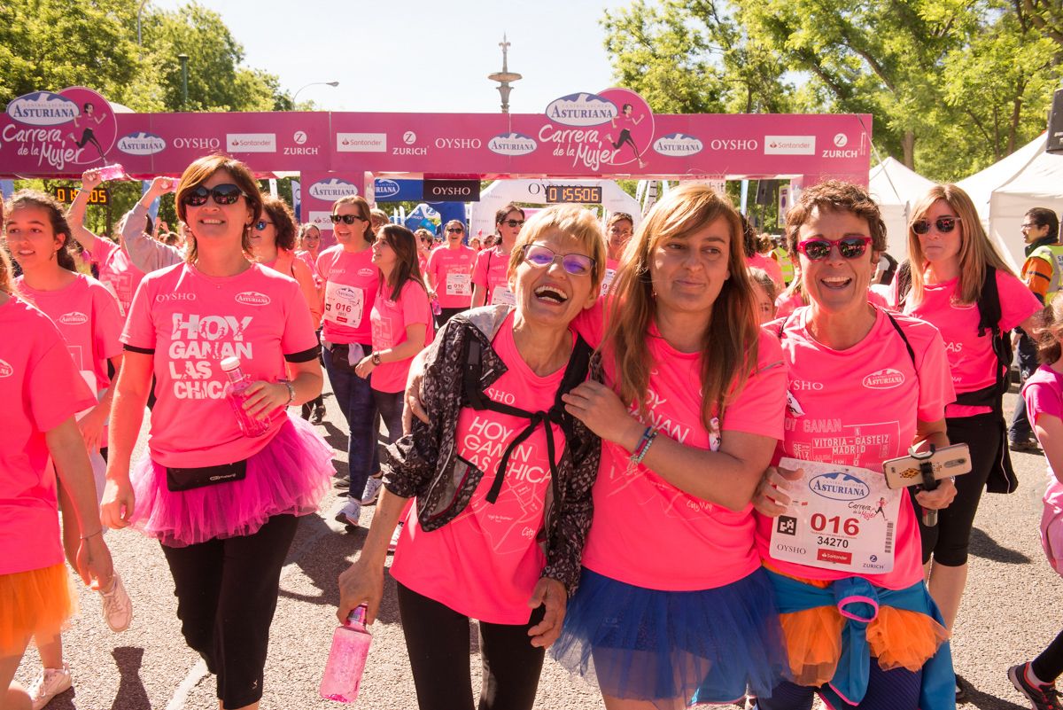 Carrera de la Mujer de Madrid - META, ARCO IZQUIERDO (de 1:54:59 a 1:57:21)