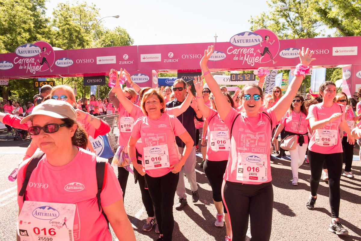 Carrera de la Mujer de Madrid - META, ARCO IZQUIERDO (de 1:54:59 a 1:57:21)