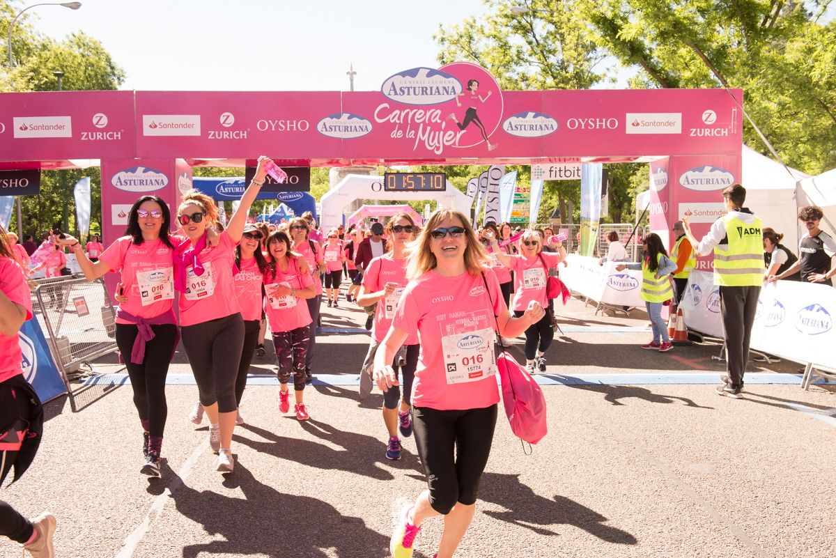 Carrera de la Mujer de Madrid - META, ARCO IZQUIERDO (de 1:54:59 a 1:57:21)