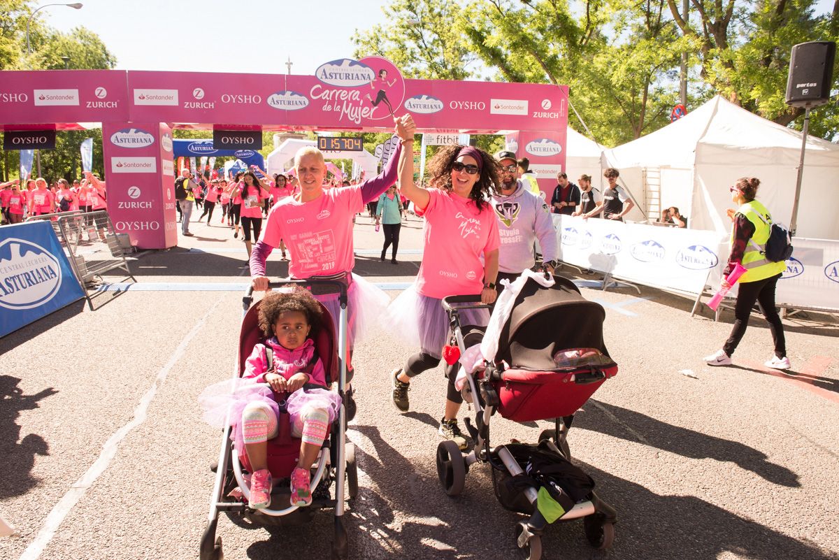 Carrera de la Mujer de Madrid - META, ARCO IZQUIERDO (de 1:54:59 a 1:57:21)
