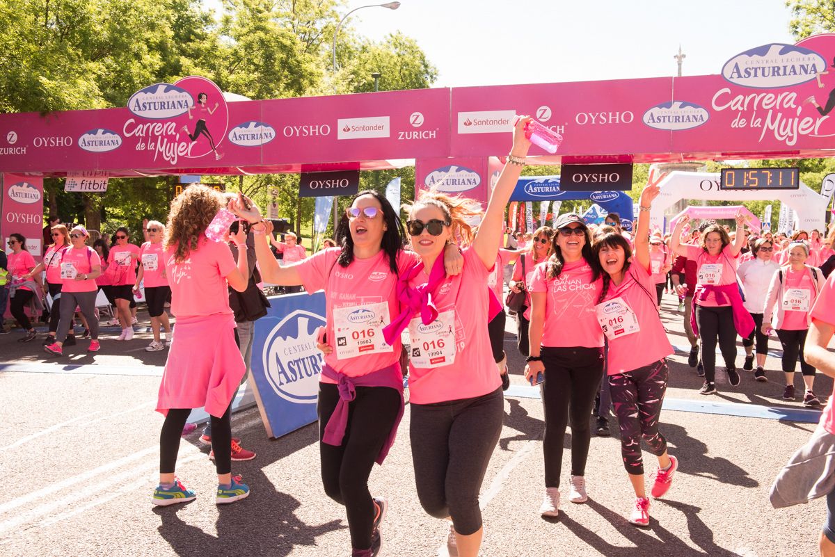 Carrera de la Mujer de Madrid - META, ARCO IZQUIERDO (de 1:54:59 a 1:57:21)