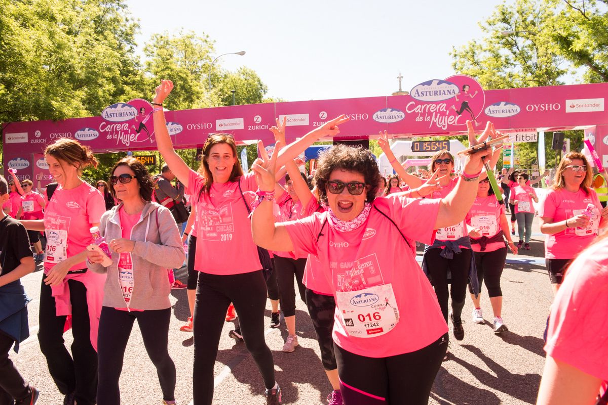 Carrera de la Mujer de Madrid - META, ARCO IZQUIERDO (de 1:54:59 a 1:57:21)