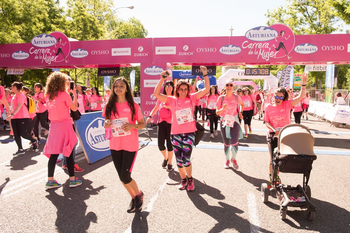 Carrera de la Mujer de Madrid - META, ARCO IZQUIERDO (de 1:54:59 a 1:57:21)