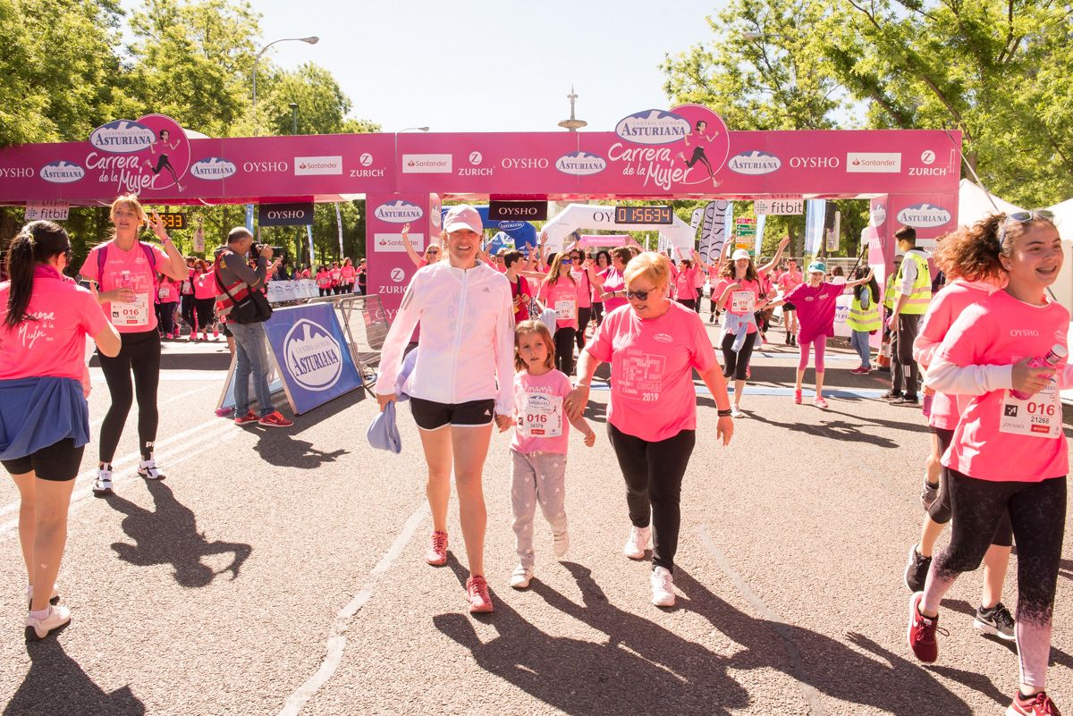 Carrera de la Mujer de Madrid - META, ARCO IZQUIERDO (de 1:54:59 a 1:57:21)