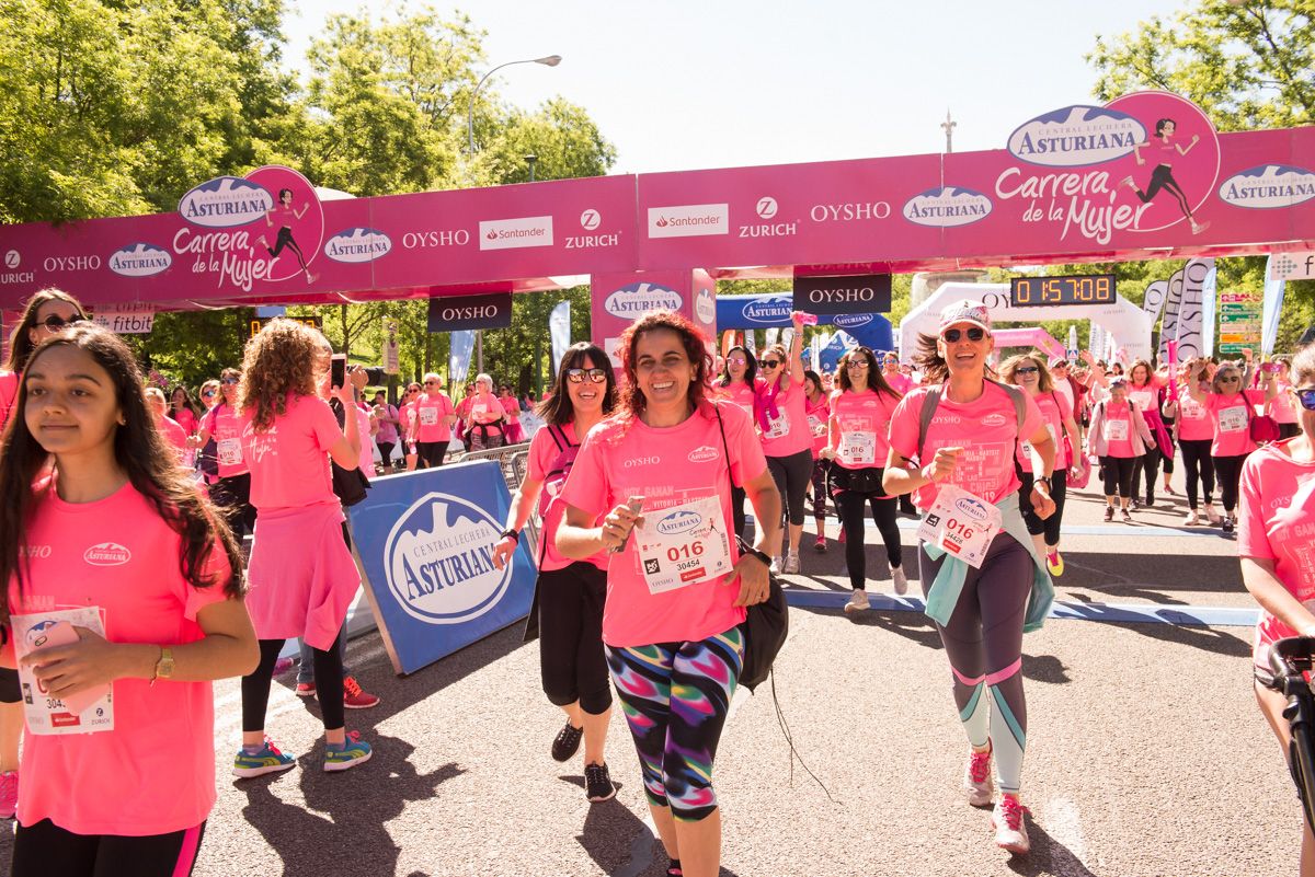 Carrera de la Mujer de Madrid - META, ARCO IZQUIERDO (de 1:54:59 a 1:57:21)