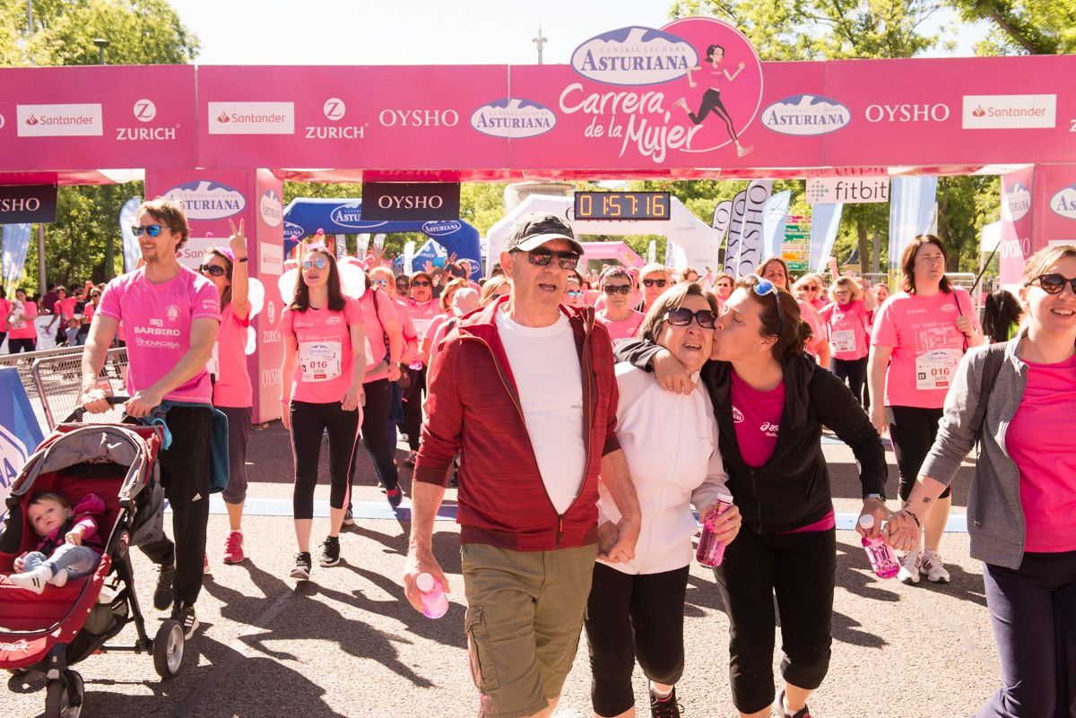 Carrera de la Mujer de Madrid - META, ARCO IZQUIERDO (de 1:54:59 a 1:57:21)
