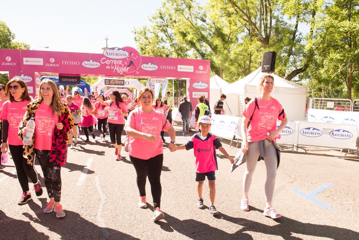 Carrera de la Mujer de Madrid - META, ARCO IZQUIERDO (de 1:58:26 a 2:00:50)