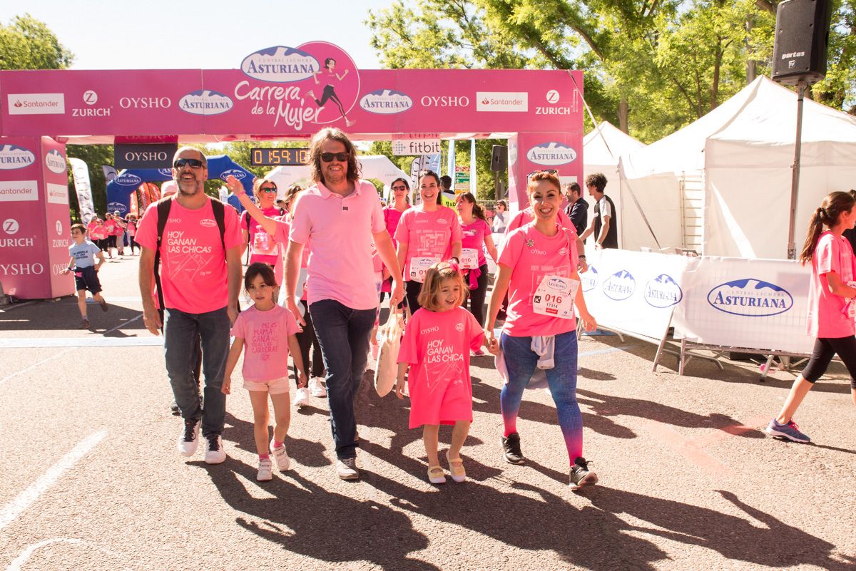 Carrera de la Mujer de Madrid - META, ARCO IZQUIERDO (de 1:58:26 a 2:00:50)