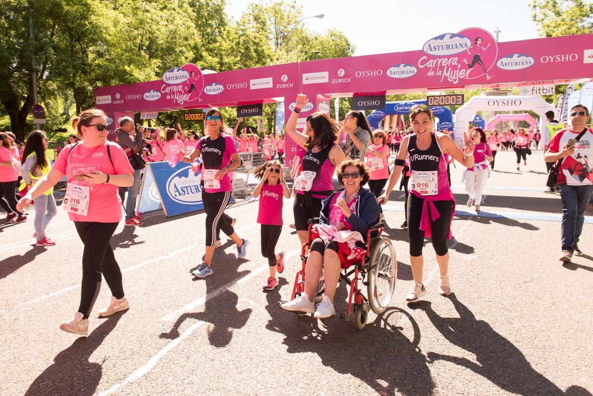Carrera de la Mujer de Madrid - META, ARCO IZQUIERDO (de 1:58:26 a 2:00:50)