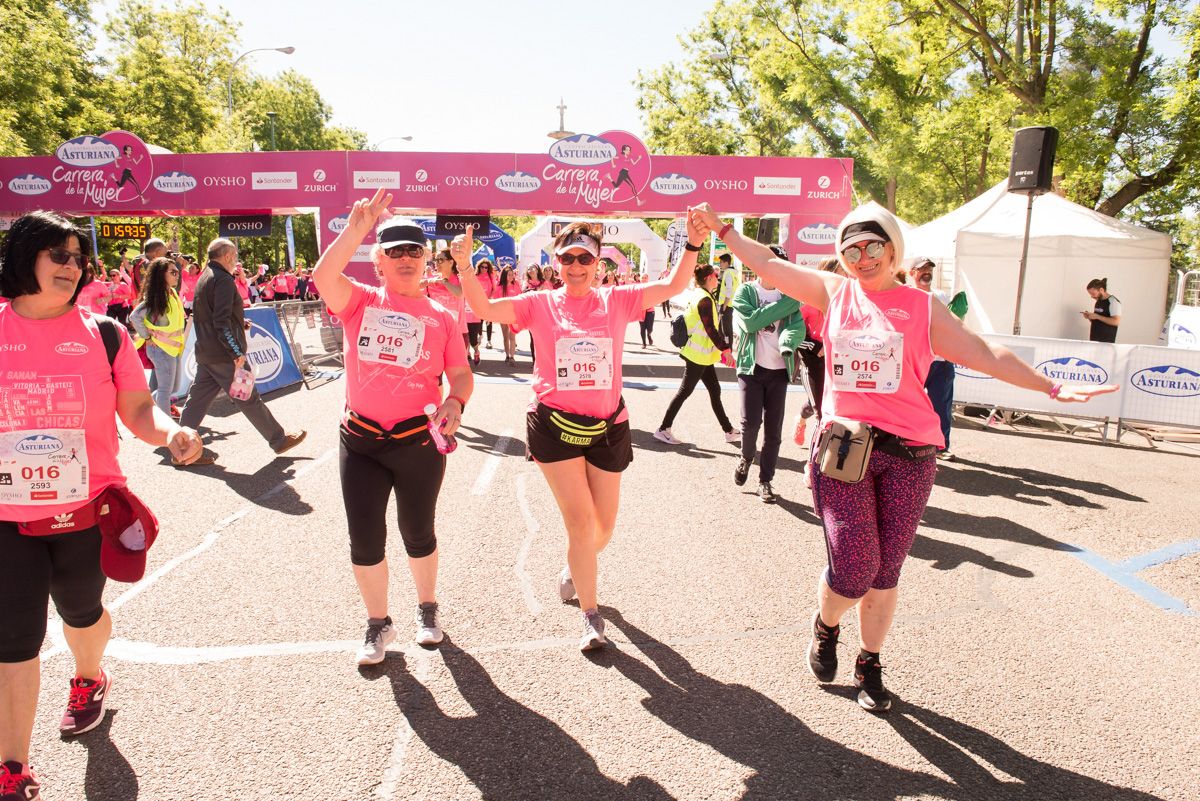 Carrera de la Mujer de Madrid - META, ARCO IZQUIERDO (de 1:58:26 a 2:00:50)