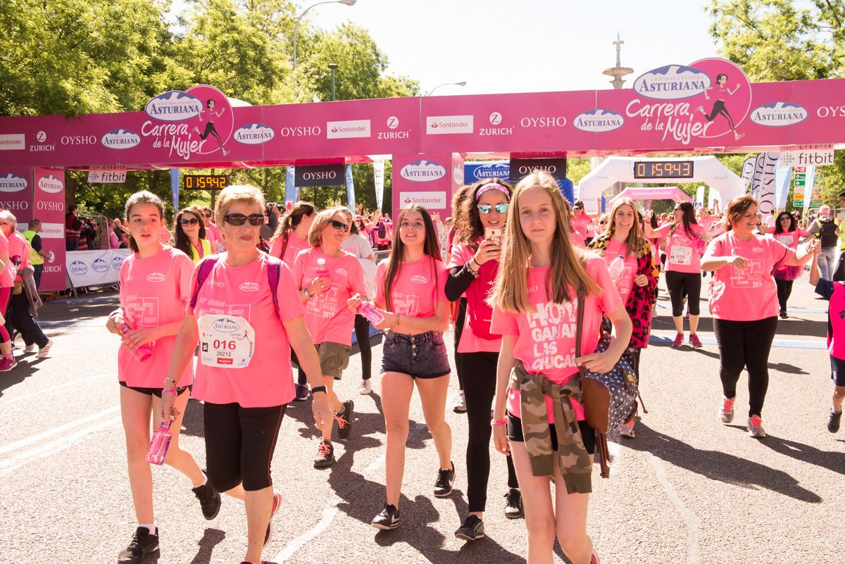 Carrera de la Mujer de Madrid - META, ARCO IZQUIERDO (de 1:58:26 a 2:00:50)