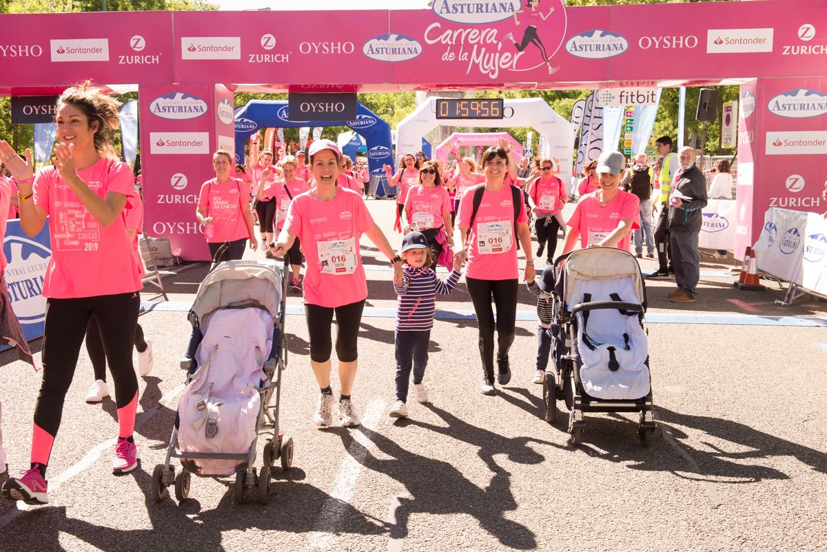 Carrera de la Mujer de Madrid - META, ARCO IZQUIERDO (de 1:58:26 a 2:00:50)
