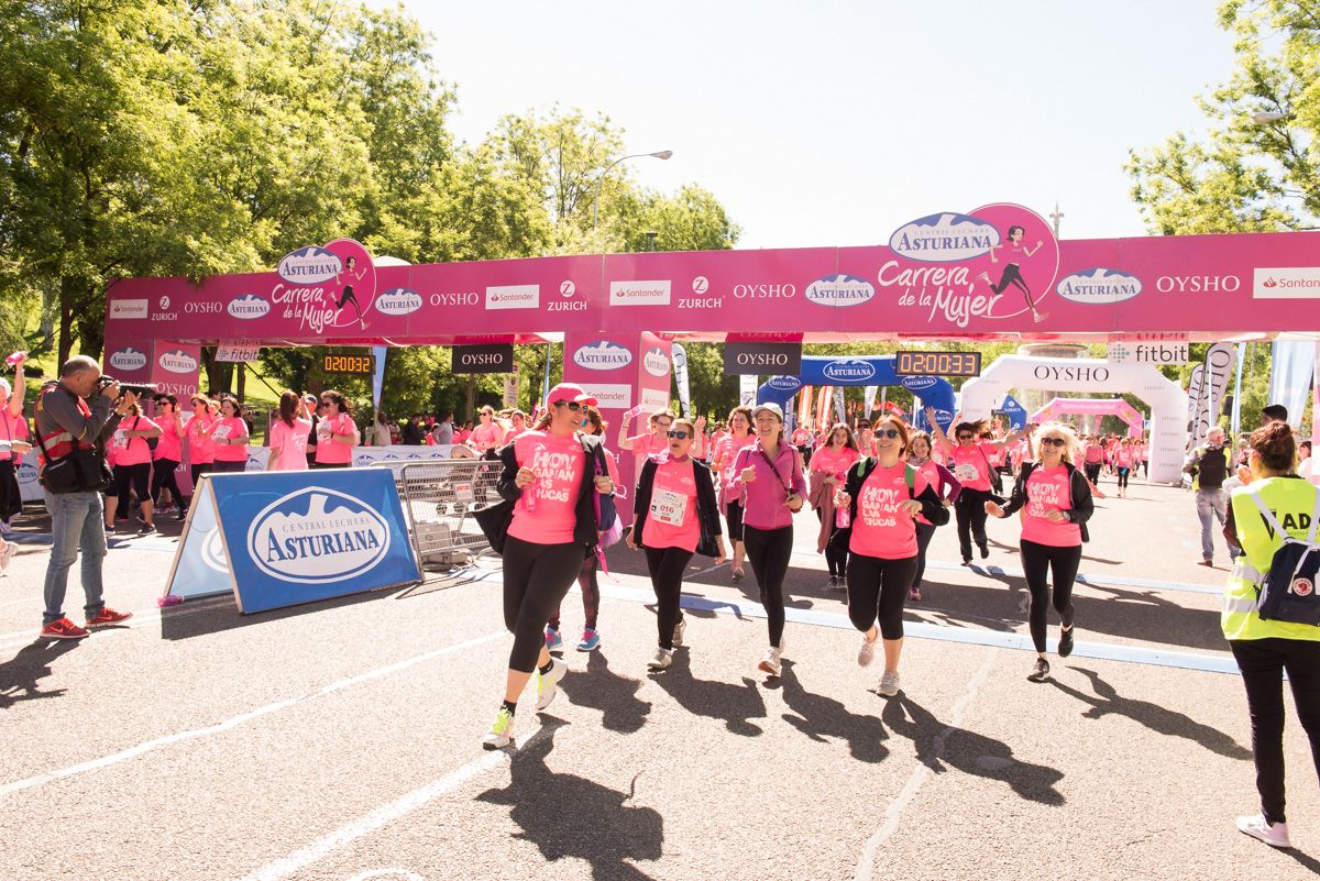 Carrera de la Mujer de Madrid - META, ARCO IZQUIERDO (de 1:58:26 a 2:00:50)