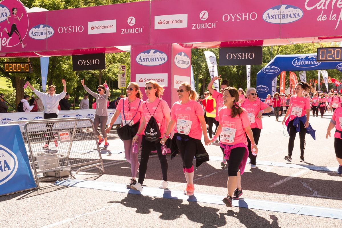 Carrera de la Mujer de Madrid - META, ARCO IZQUIERDO (de 1:58:26 a 2:00:50)