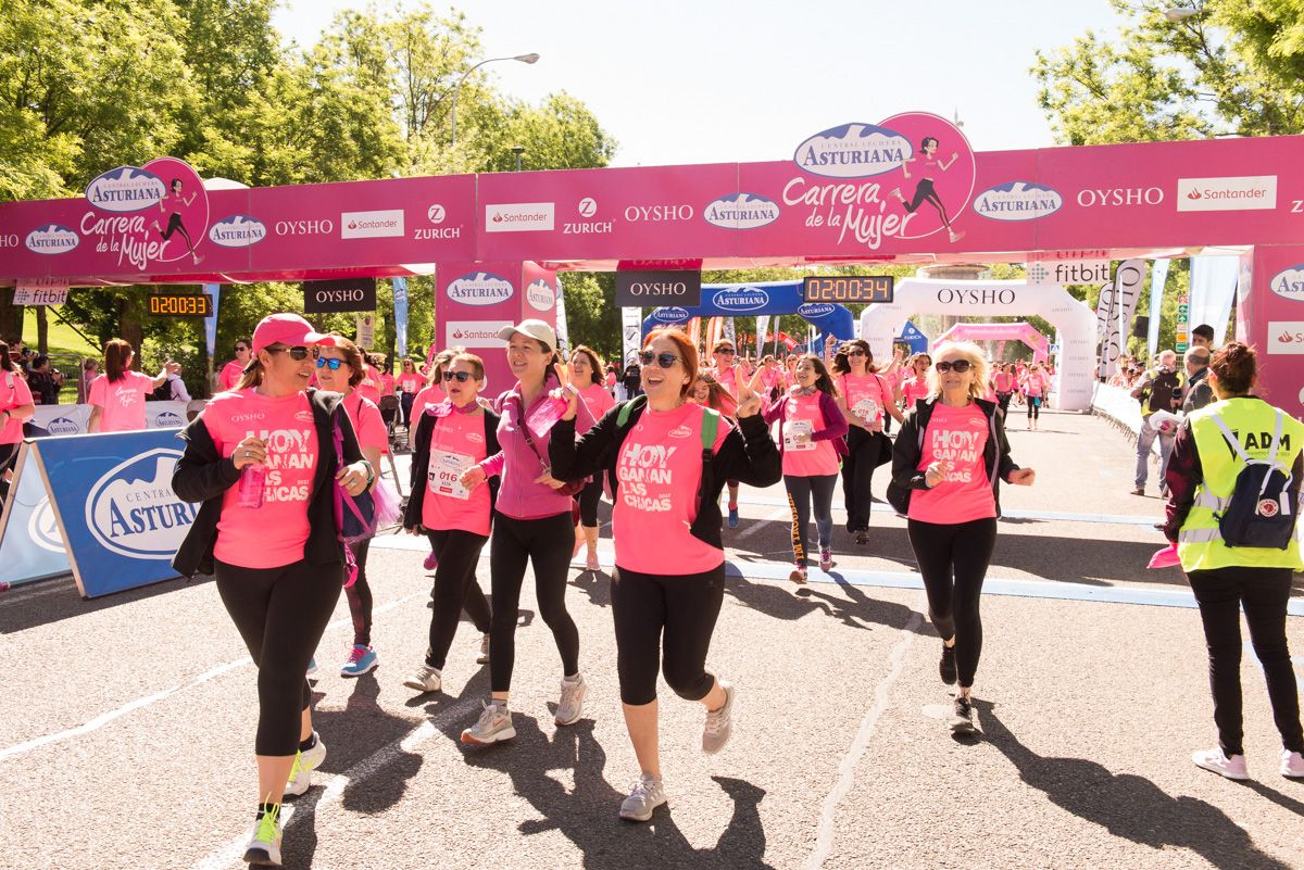 Carrera de la Mujer de Madrid - META, ARCO IZQUIERDO (de 1:58:26 a 2:00:50)