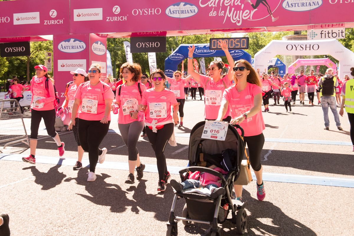 Carrera de la Mujer de Madrid - META, ARCO IZQUIERDO (de 1:58:26 a 2:00:50)