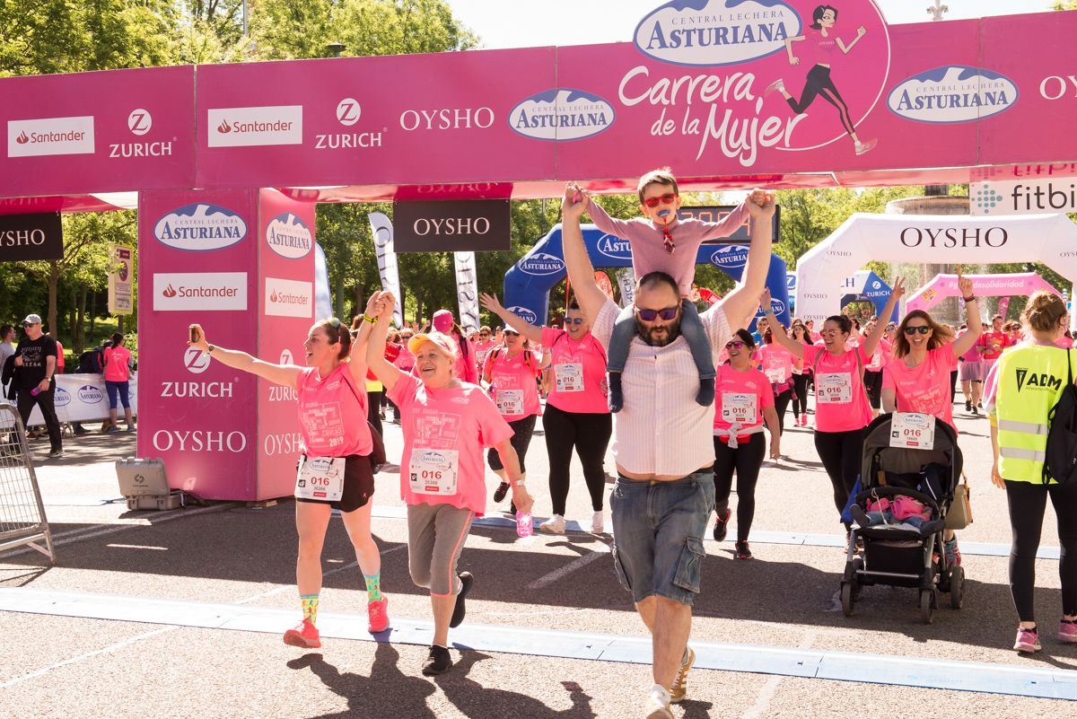 Carrera de la Mujer de Madrid - META, ARCO IZQUIERDO (de 1:58:26 a 2:00:50)