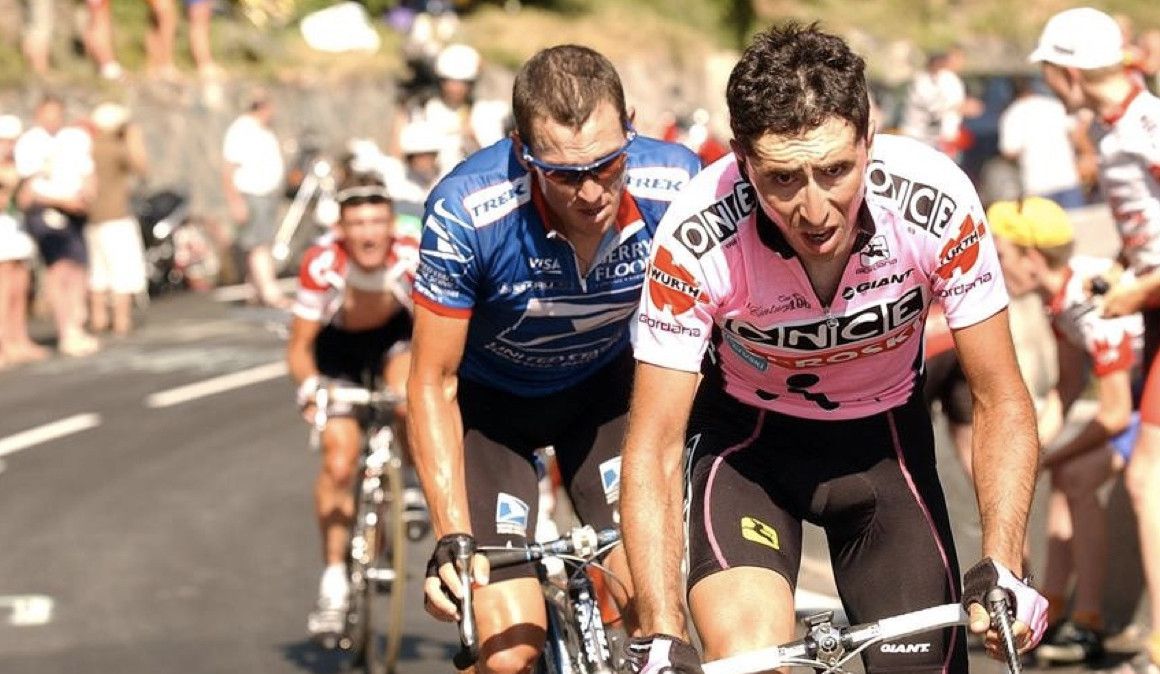 Joseba Beloki y Lance Armstrong en el Tour de Francia de 2003. Foto: ciclismoafondo.es