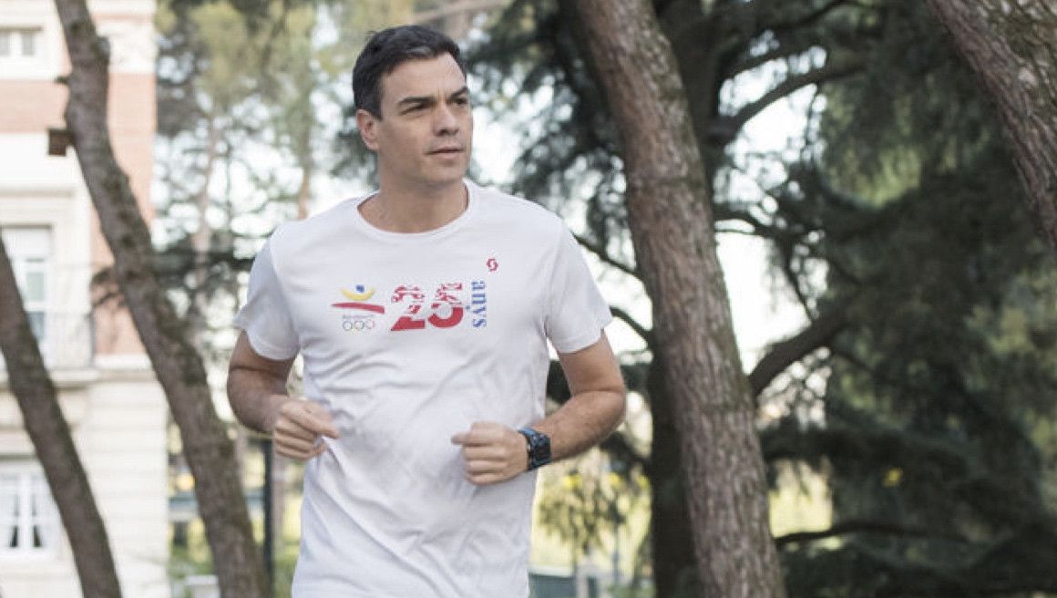 Pedro Sánchez corriendo en los jardines de La Moncloa | soycorredor.es