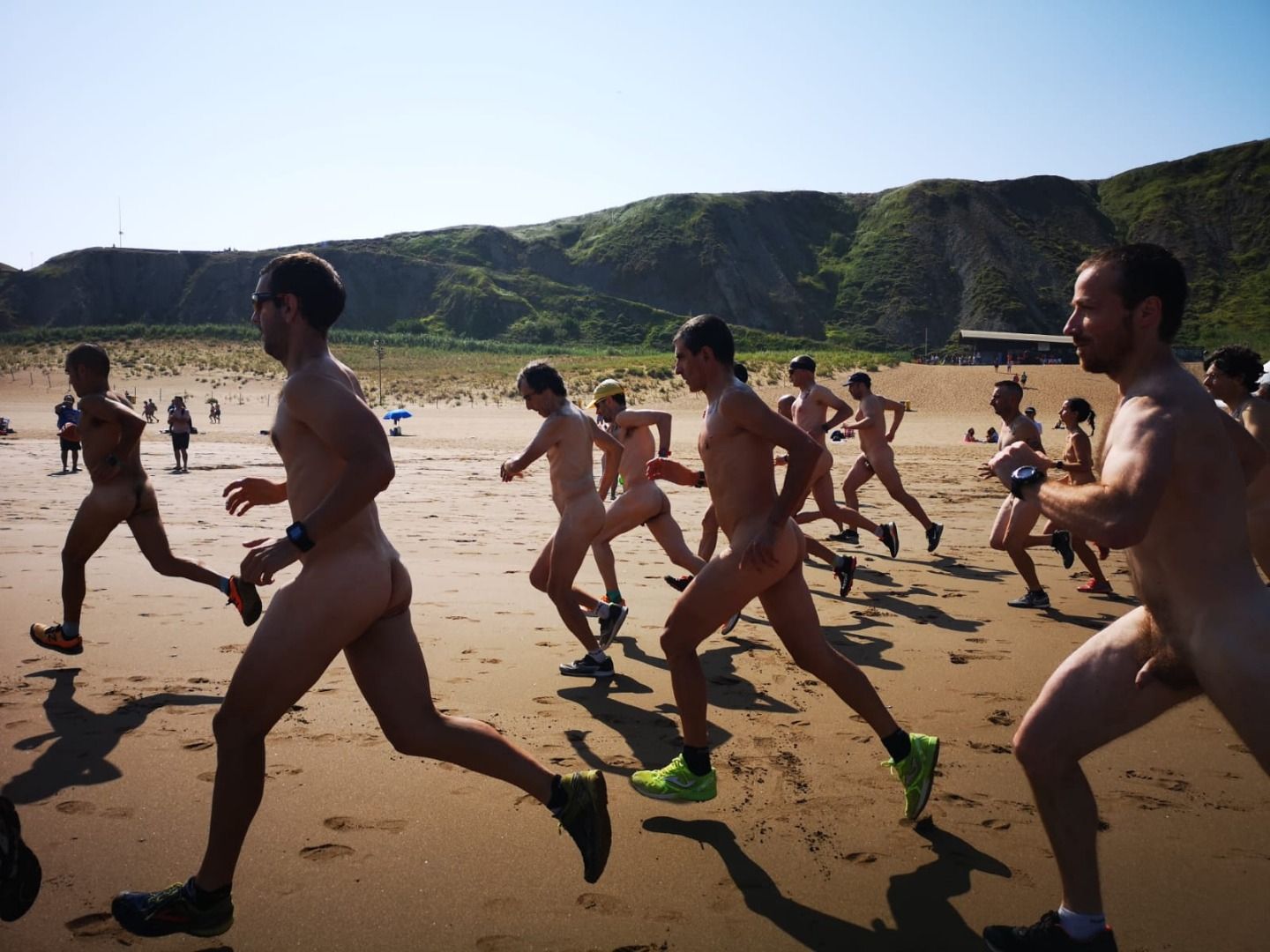 Carrera Nudista Playa la Salvaje