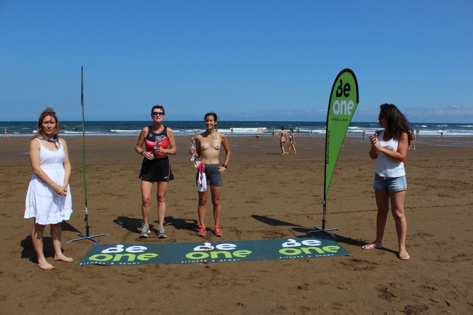 Carrera Nudista Playa la Salvaje