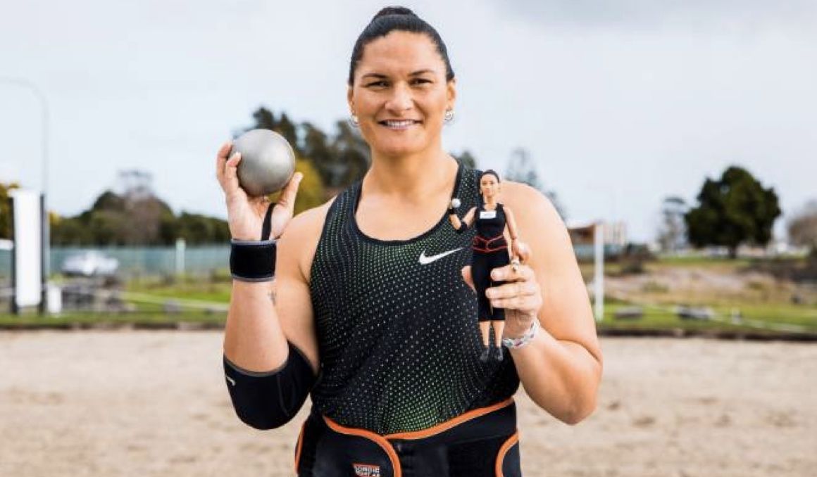 La La lanzadora de peso Valerie Adams con su Barbie | Mattel