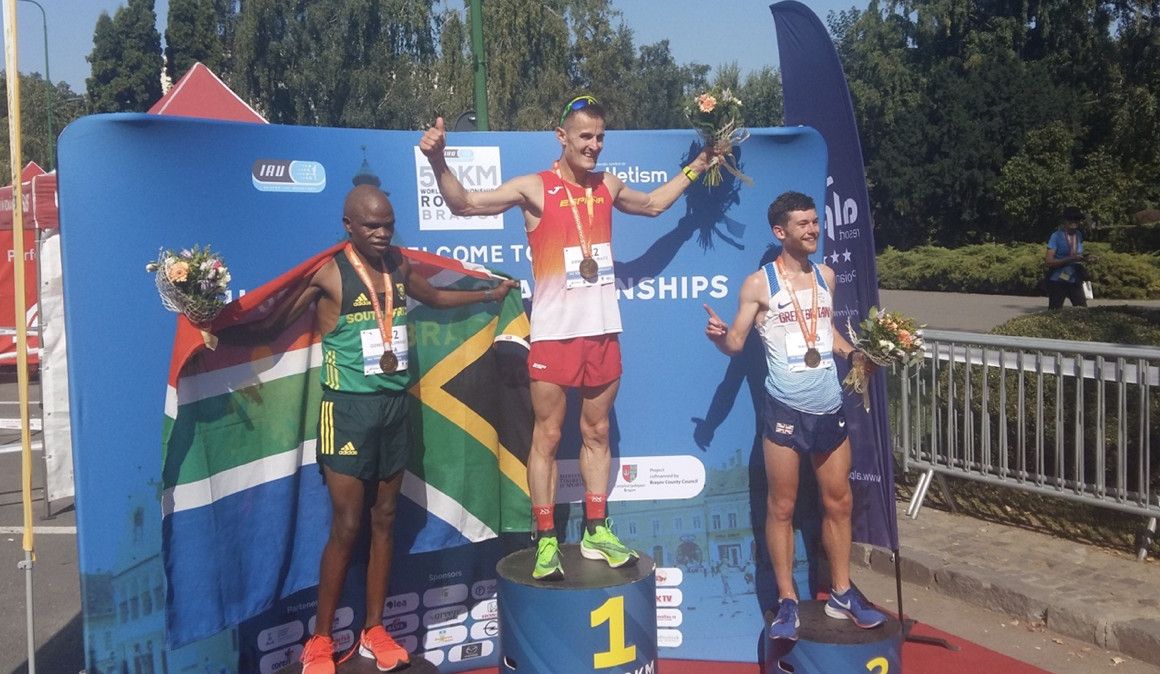 Iraitz Arrospide en el pódium del campeonato del mundo | soycorredor.es