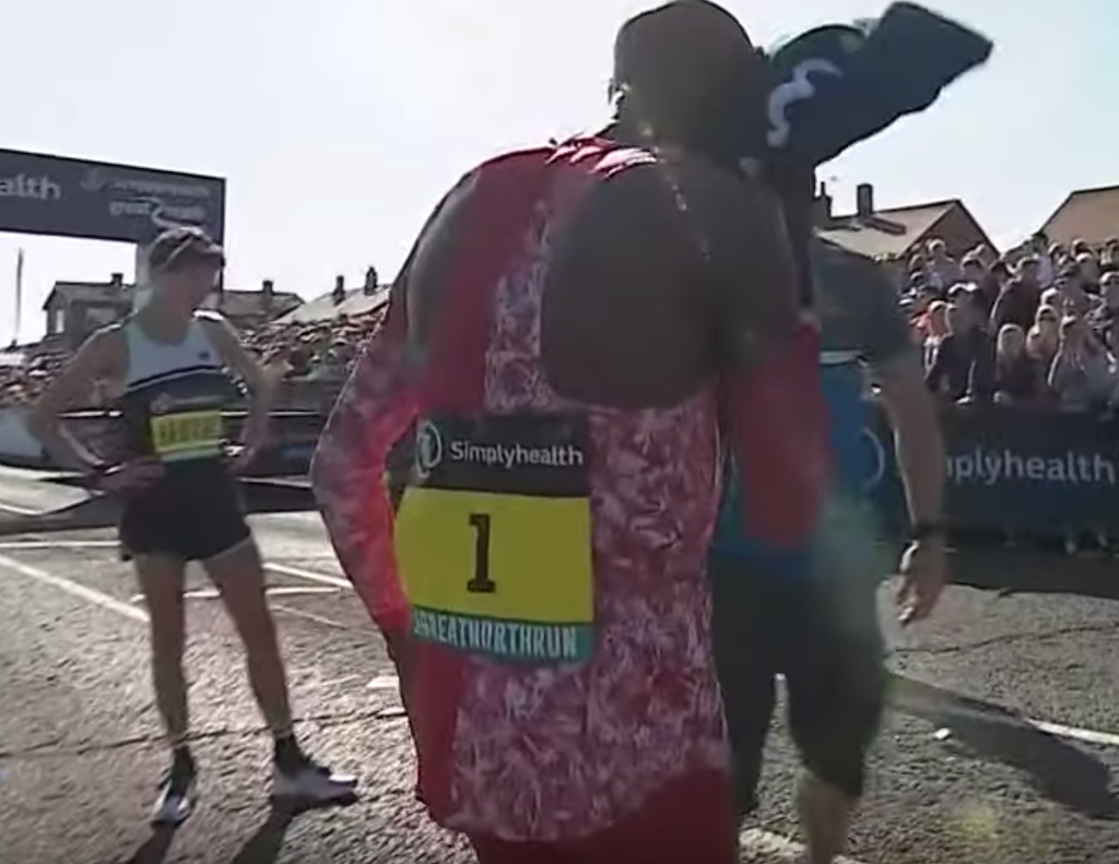 Hawkins en meta tras acabar en 1:00:38