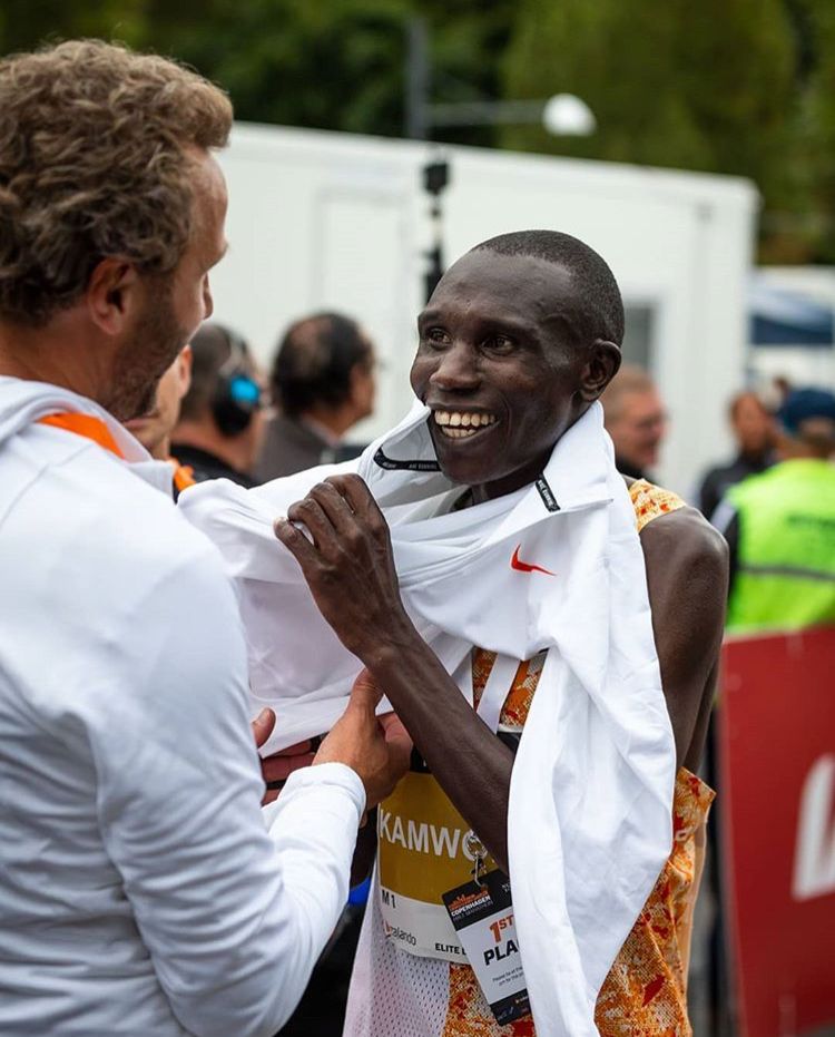 El récord del mundo de Geoffrey Kamworor en imágenes