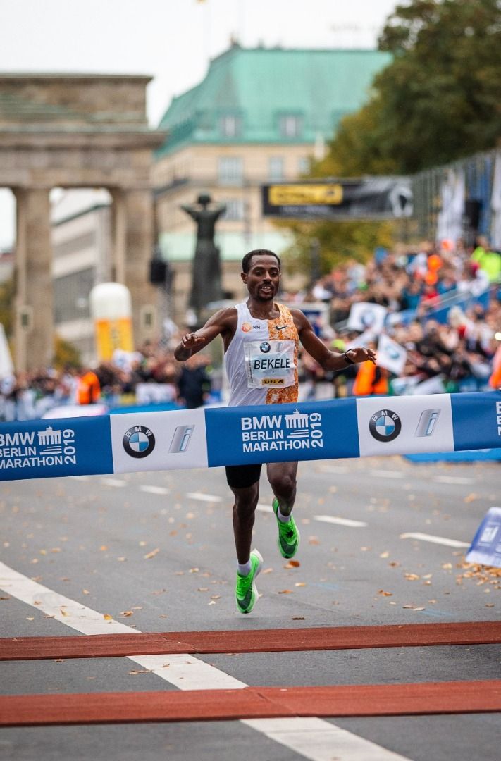 La victoria de Kenenisa Bekele en Berlín en imágenes
