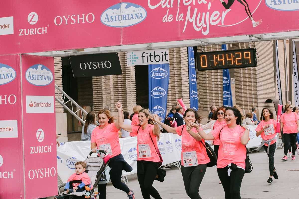 Llegada de la Carrera de la Mujer de Zaragoza (GALERÍA 33)