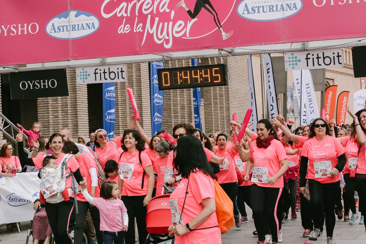 Llegada de la Carrera de la Mujer de Zaragoza (GALERÍA 33)