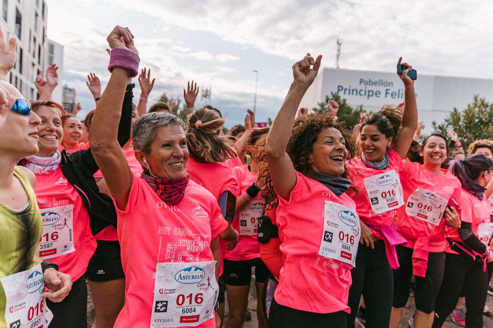 Salida de la Carrera de la Mujer de Zaragoza (GALERÍA 1)