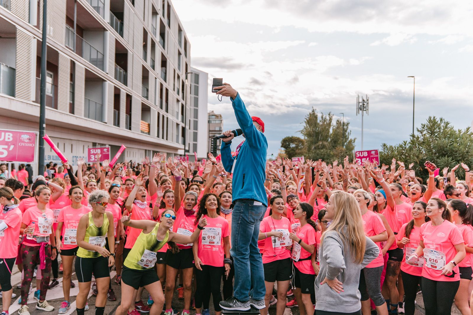 Salida de la Carrera de la Mujer de Zaragoza (GALERÍA 1)