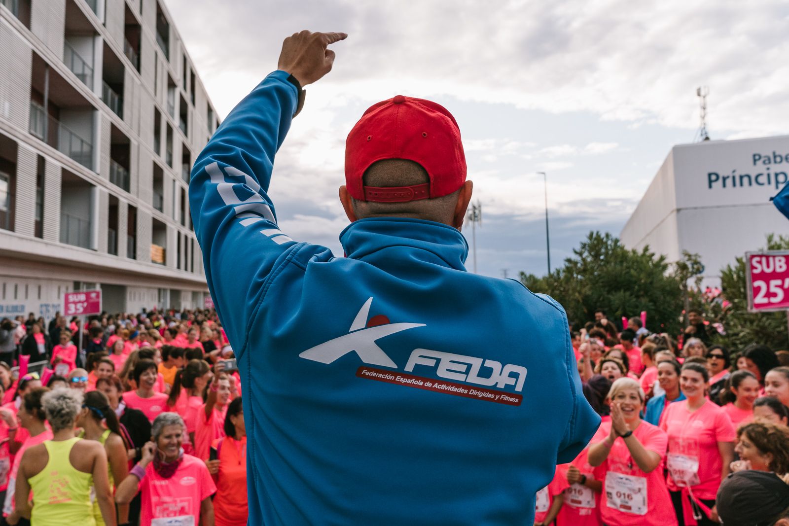 Salida de la Carrera de la Mujer de Zaragoza (GALERÍA 1)