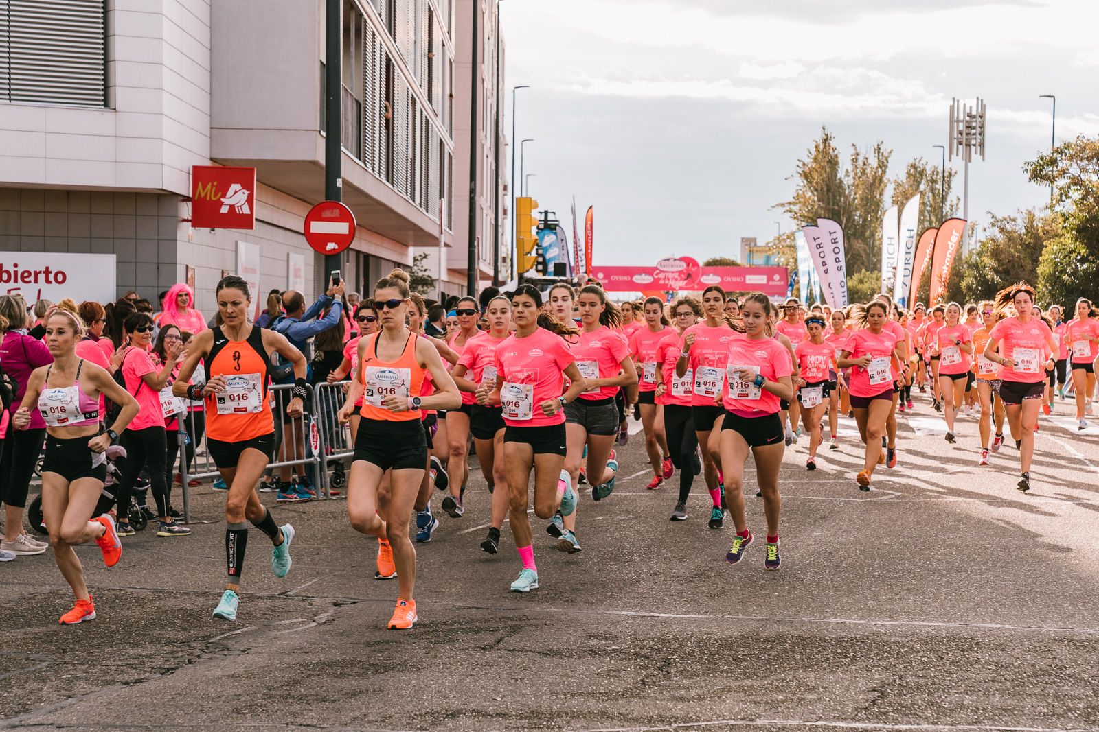 Salida de la Carrera de la Mujer de Zaragoza (GALERÍA 2)