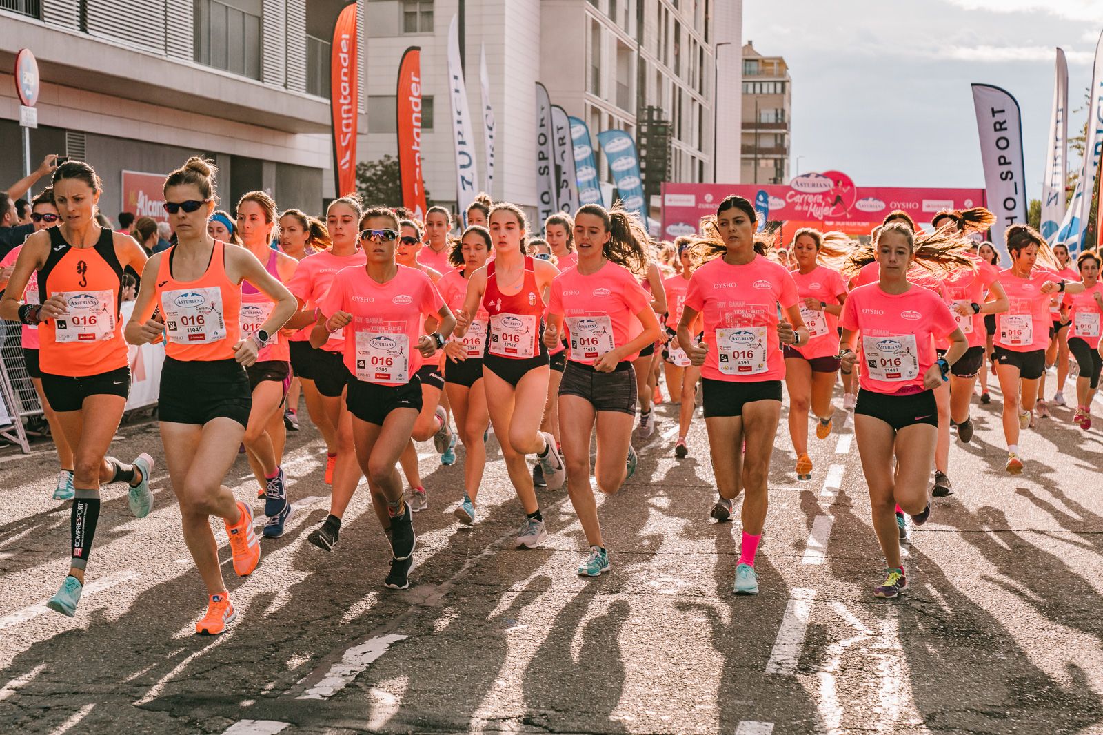 Salida de la Carrera de la Mujer de Zaragoza (GALERÍA 2)