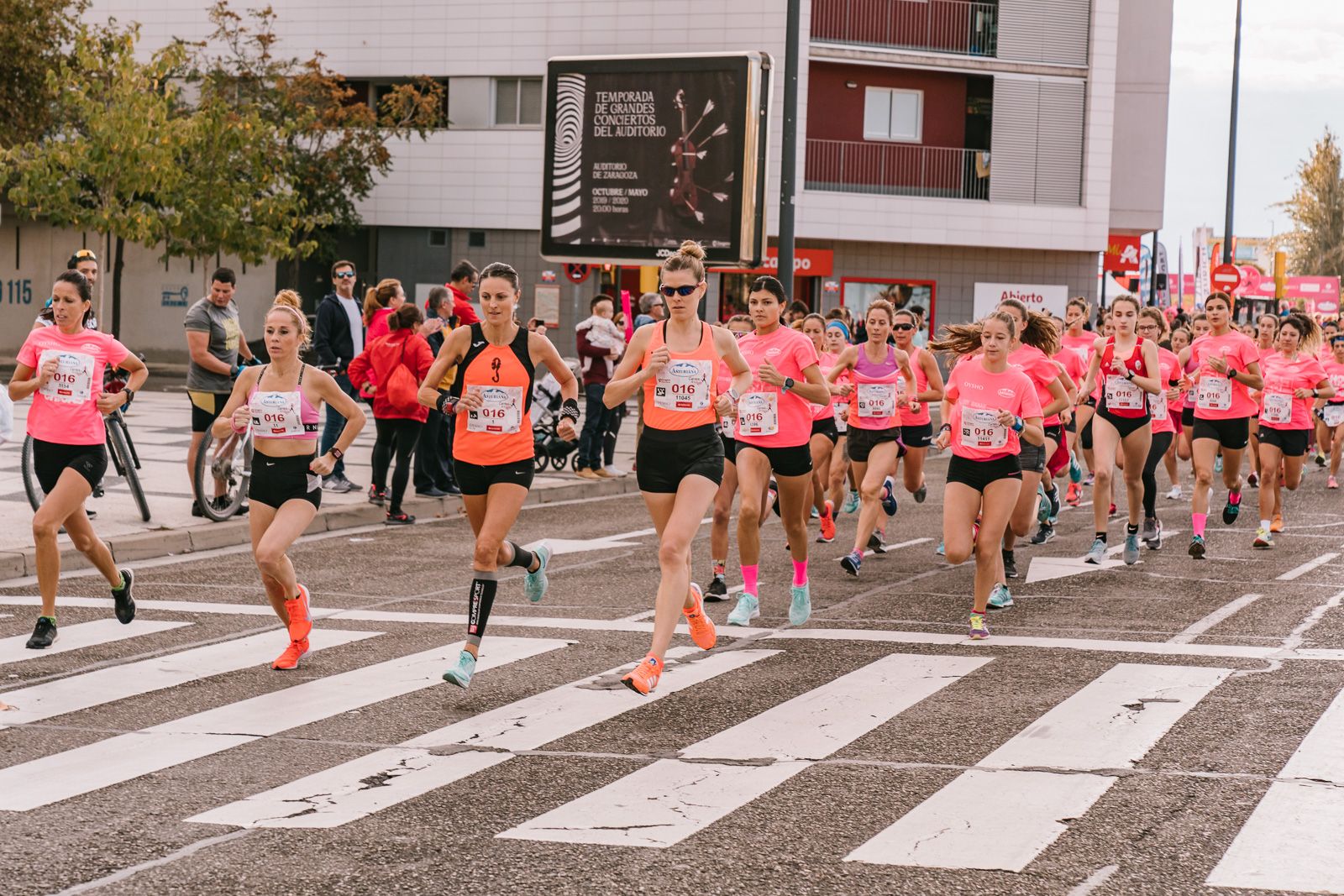 Salida de la Carrera de la Mujer de Zaragoza (GALERÍA 2)