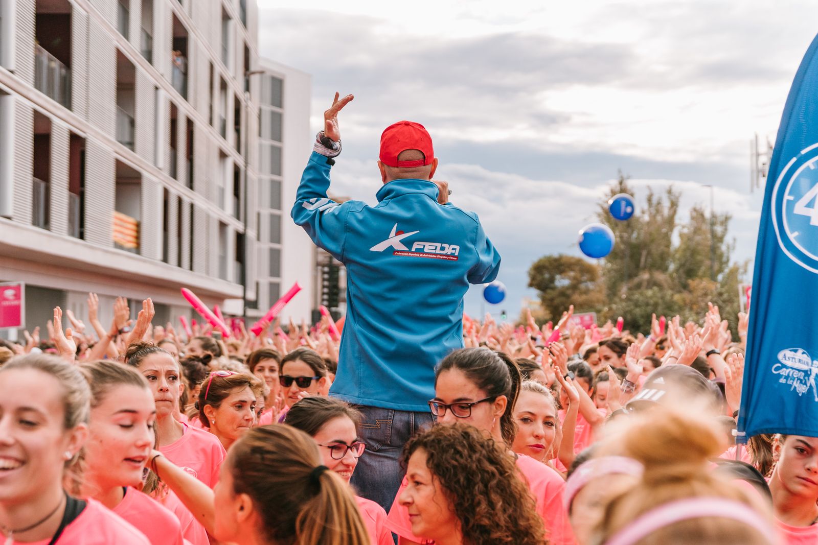 Salida de la Carrera de la Mujer de Zaragoza (GALERÍA 1)