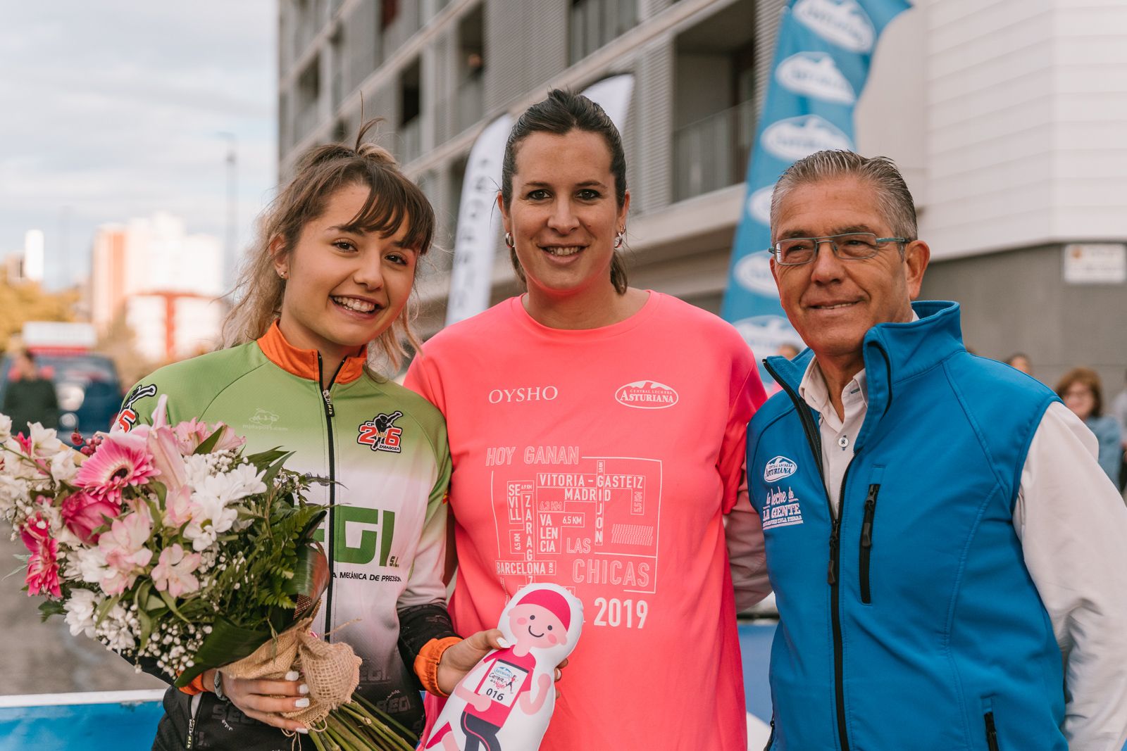 Salida de la Carrera de la Mujer de Zaragoza (GALERÍA 1)