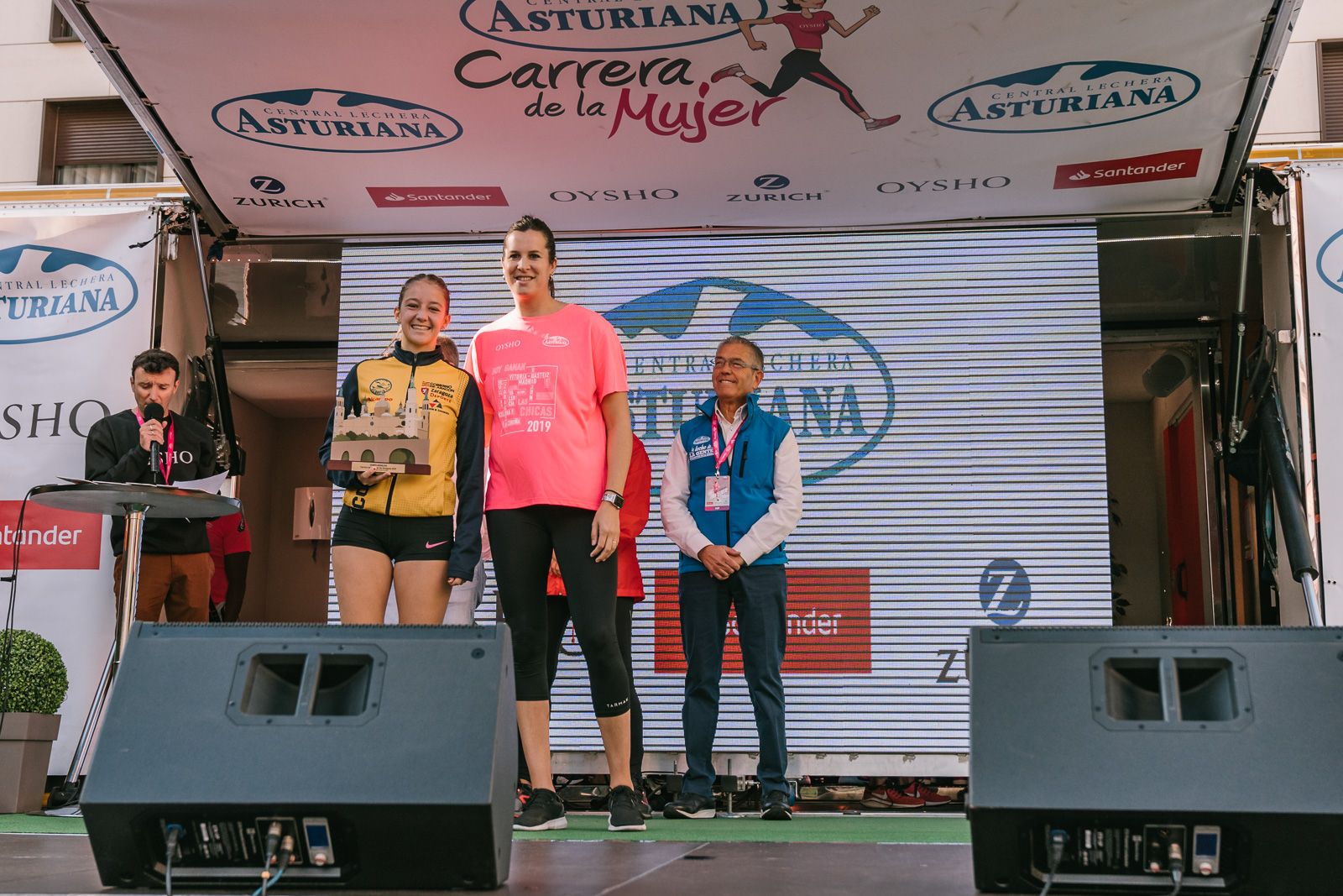 Ambiente post meta Carrera de la Mujer de Zaragoza (GALERÍA 1)