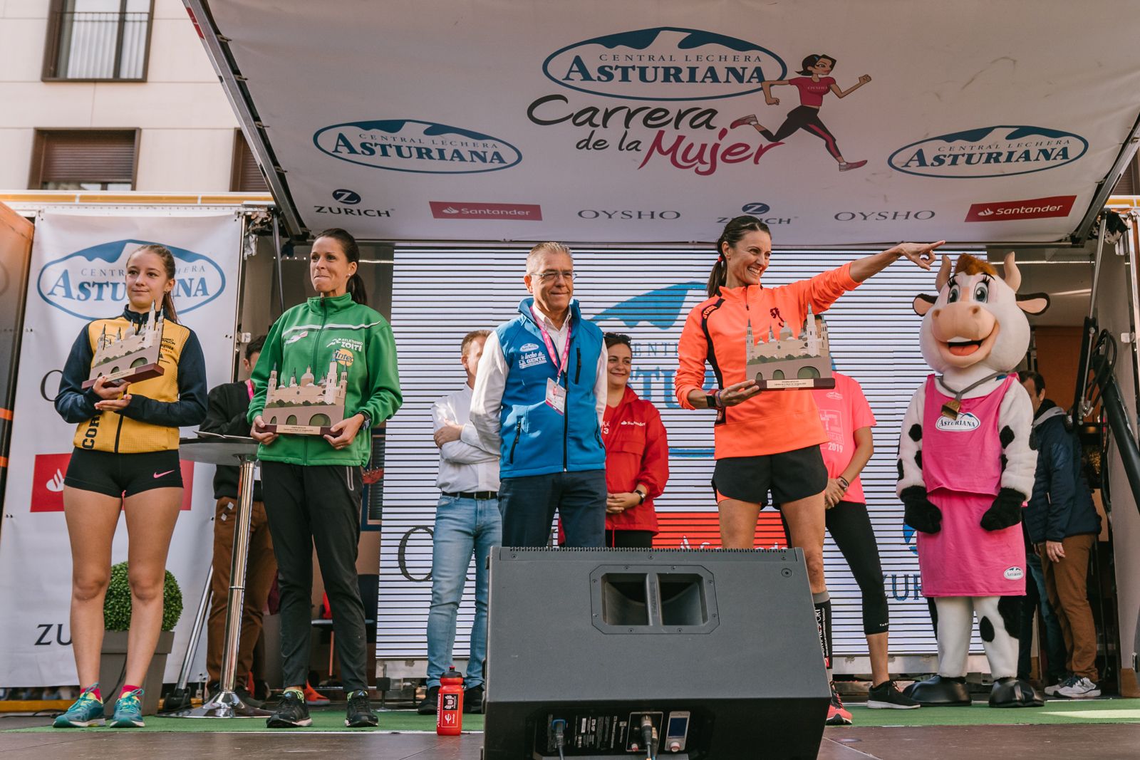 Ambiente post meta Carrera de la Mujer de Zaragoza (GALERÍA 1)