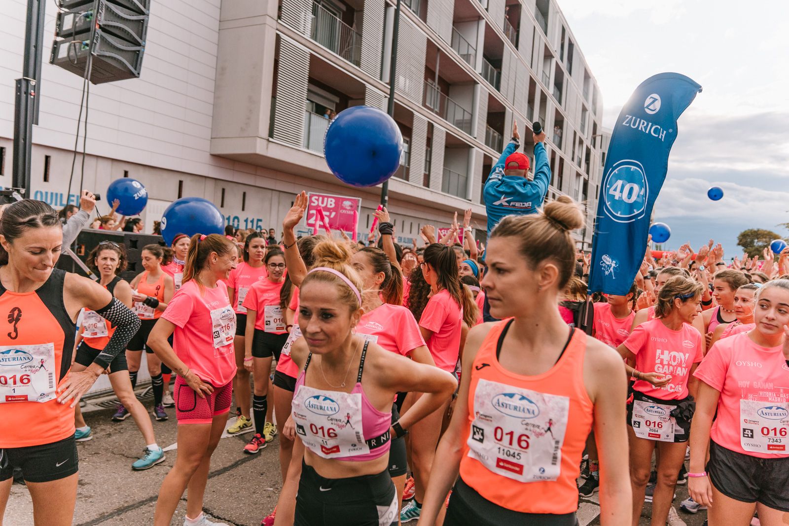 Salida de la Carrera de la Mujer de Zaragoza (GALERÍA 1)