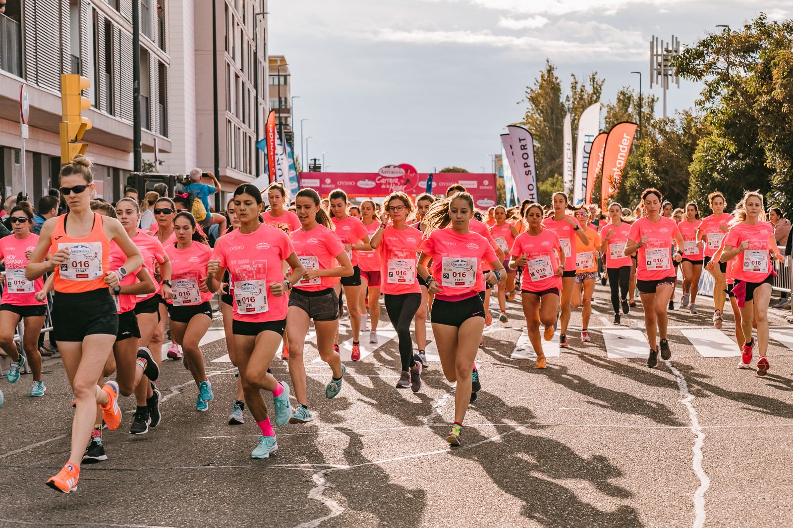 Salida de la Carrera de la Mujer de Zaragoza (GALERÍA 2)
