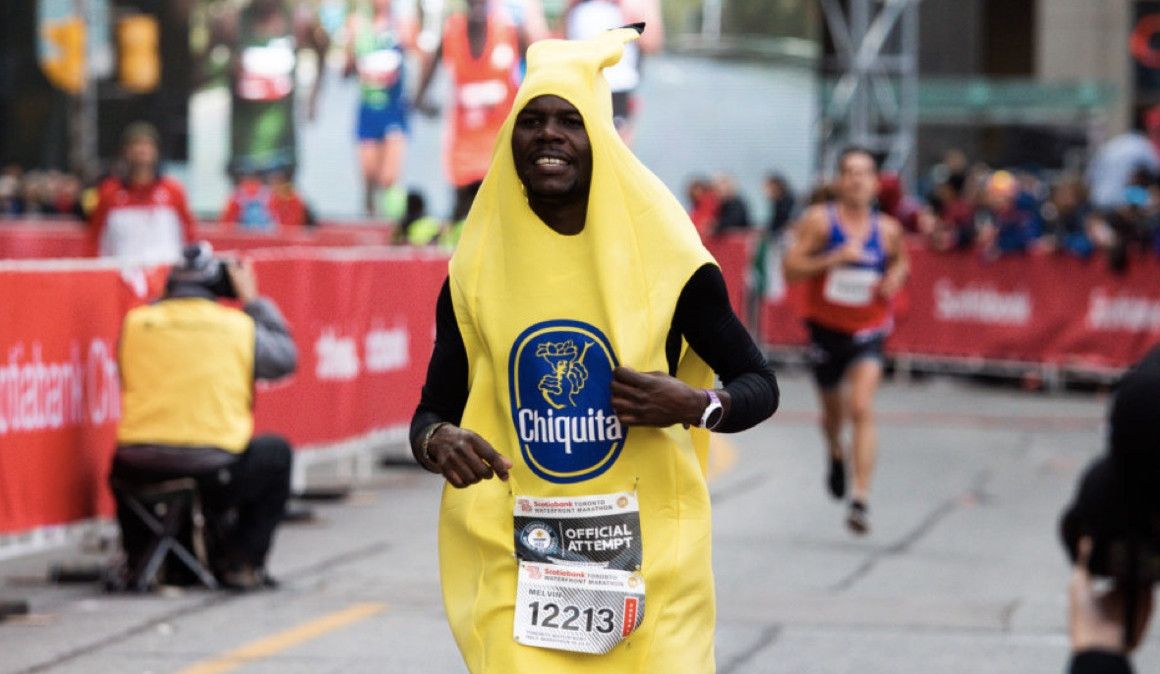 El corredor Melvin Nyario en el Scotiabank Toronto Waterfront Half Marathon | soycorredor.es