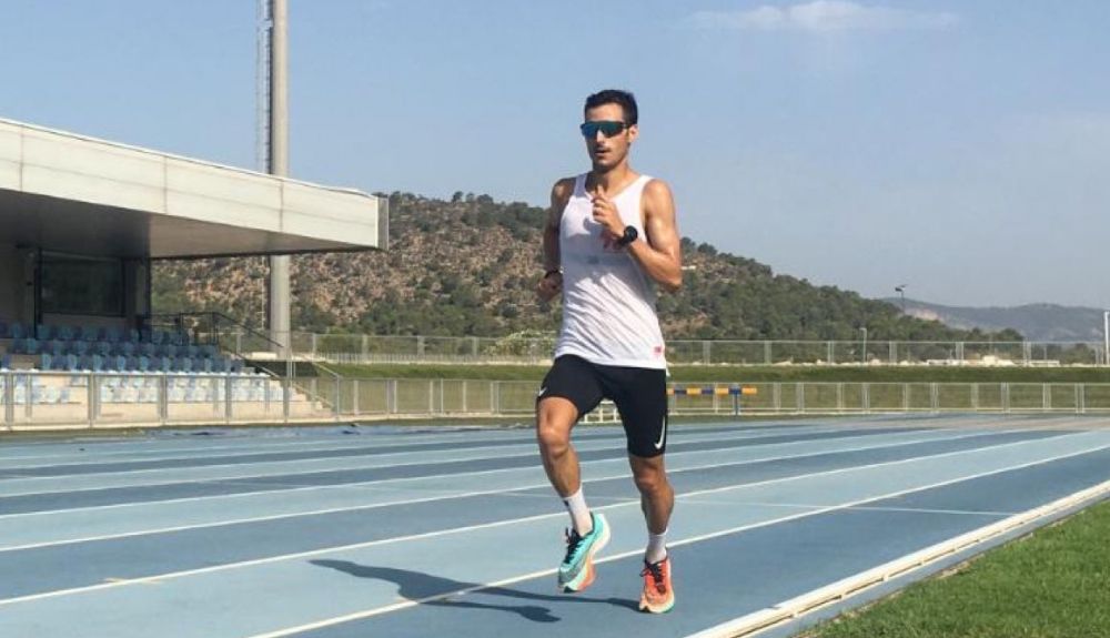 Mario Mola durante su última sesión de series: 12 x 300 metros en la pista de Calvià. Mario Mola durante su última sesión de series: 12 x 300 metros en la pista de Calvià.